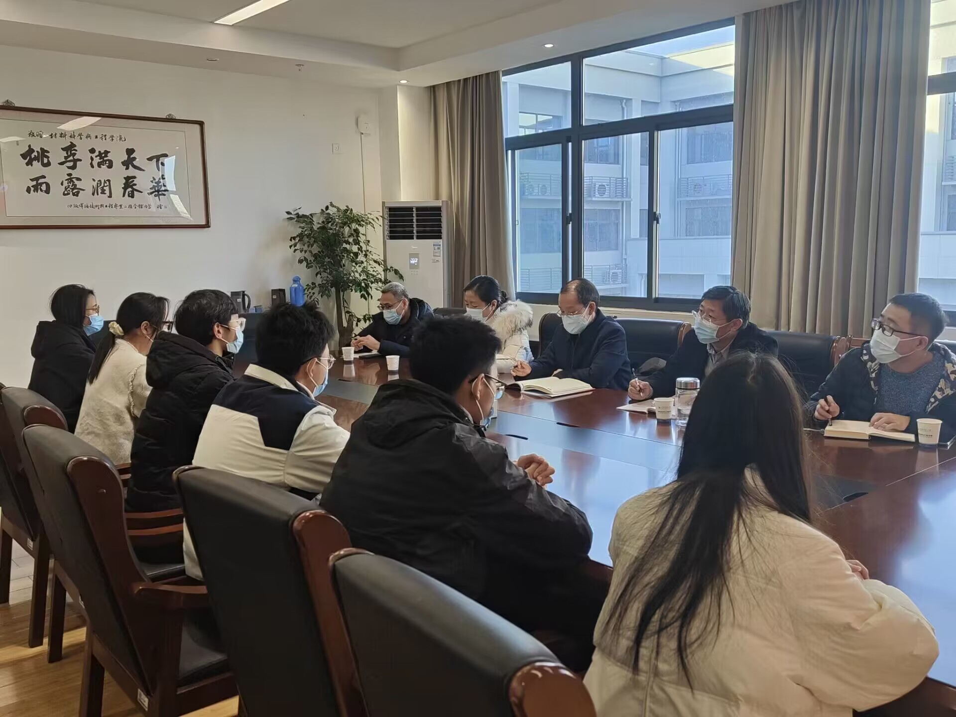 学生座谈.jpg